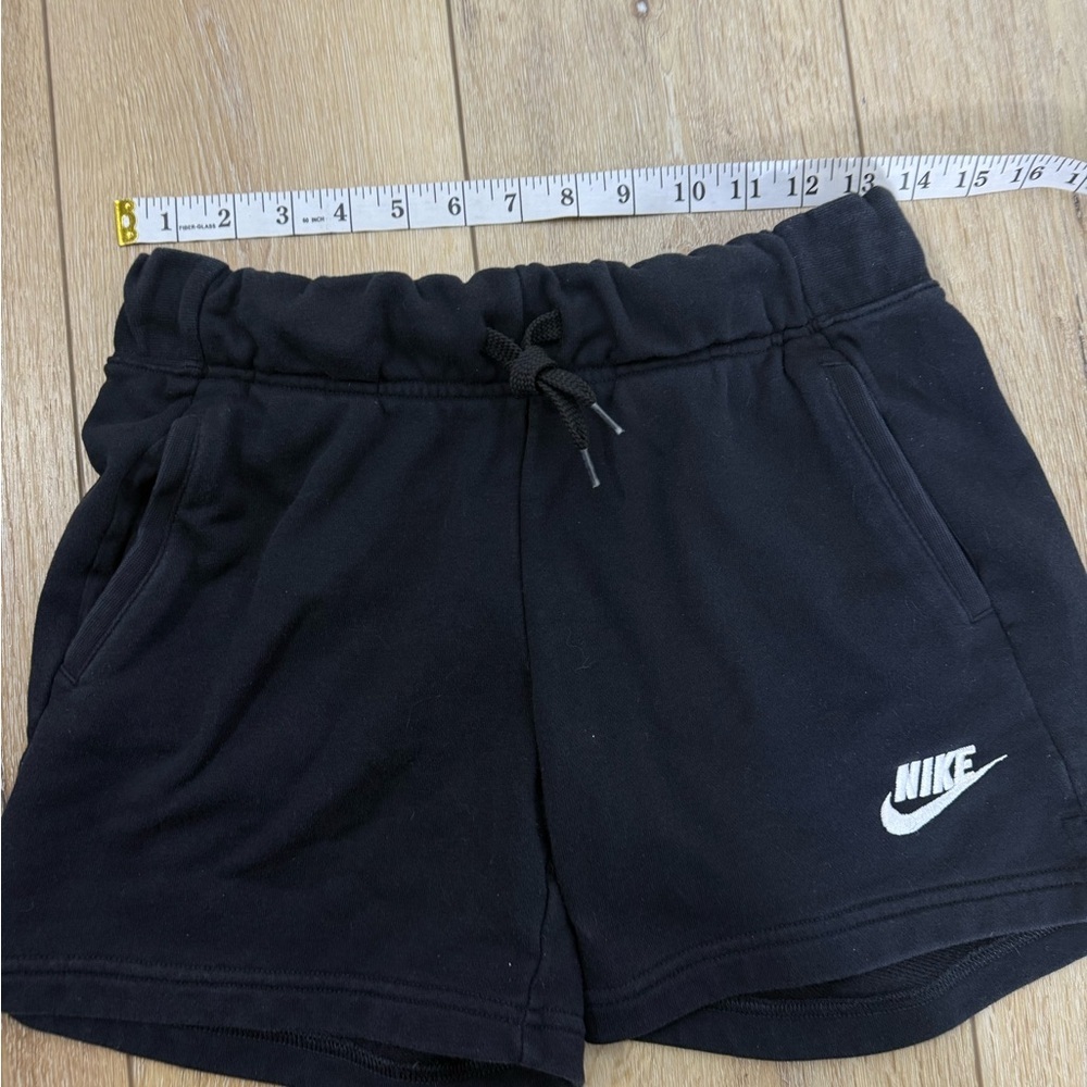 Nike Athletic Shorts Youth Large Pockets Athleisure - Picture 5 of 10